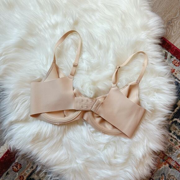 Wacoal Neutral Bra - 32DD - Picture 3 of 4